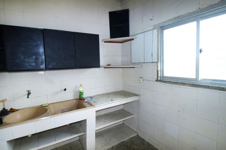 Cozinha de casa para alugar com 1 quarto, 32m² em Vigário Geral, Rio de Janeiro