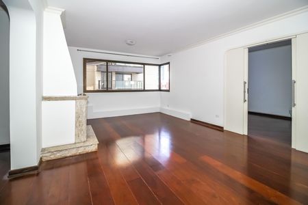 Apartamento à venda com 216m², 4 quartos e 3 vagas Apartamento à venda com 216m², 4 quartos e 3 vagasSala