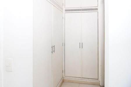 Apartamento à venda com 216m², 4 quartos e 3 vagas Apartamento à venda com 216m², 4 quartos e 3 vagasSuíte 2