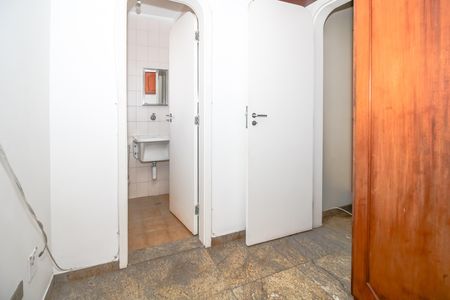 Apartamento à venda com 216m², 4 quartos e 3 vagas Apartamento à venda com 216m², 4 quartos e 3 vagasÁrea de Serviço