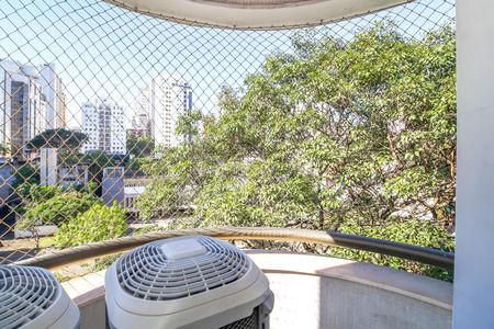 Apartamento à venda com 216m², 4 quartos e 3 vagas Apartamento à venda com 216m², 4 quartos e 3 vagasSuíte 1