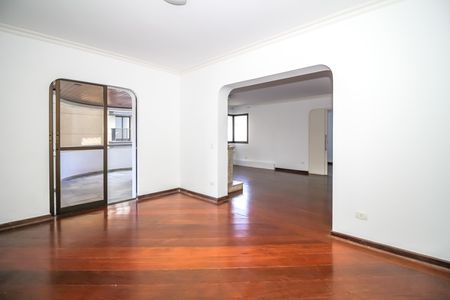 Apartamento à venda com 216m², 4 quartos e 3 vagas Apartamento à venda com 216m², 4 quartos e 3 vagasSala