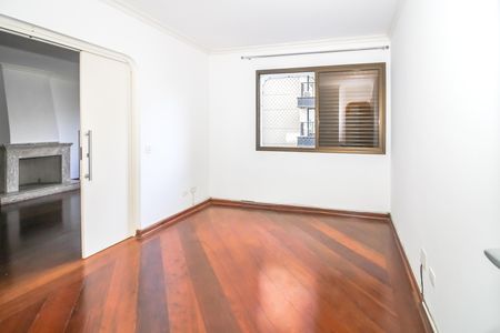 Apartamento à venda com 216m², 4 quartos e 3 vagas Apartamento à venda com 216m², 4 quartos e 3 vagasQuarto reversível