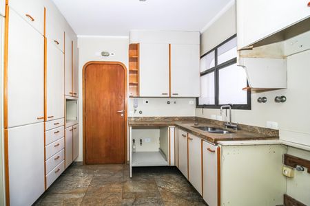 Apartamento à venda com 216m², 4 quartos e 3 vagas Apartamento à venda com 216m², 4 quartos e 3 vagasCozinha