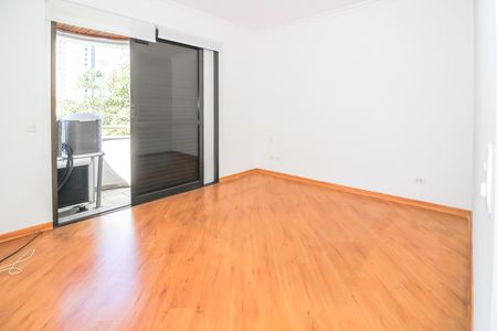 Apartamento à venda com 216m², 4 quartos e 3 vagas Apartamento à venda com 216m², 4 quartos e 3 vagasSuíte 1