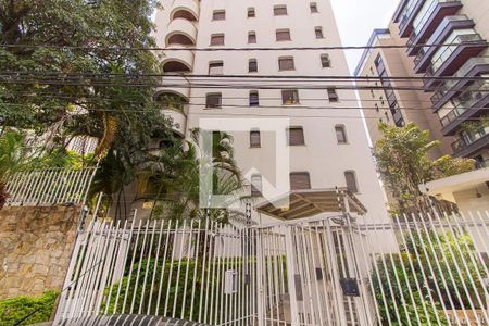 Apartamento à venda com 216m², 4 quartos e 3 vagas Apartamento à venda com 216m², 4 quartos e 3 vagasFachada