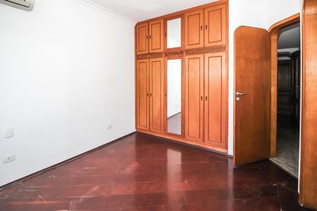 Apartamento à venda com 216m², 4 quartos e 3 vagas Apartamento à venda com 216m², 4 quartos e 3 vagasSuíte 3