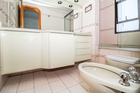 Apartamento à venda com 216m², 4 quartos e 3 vagas Apartamento à venda com 216m², 4 quartos e 3 vagasBanheiro da Suíte 3