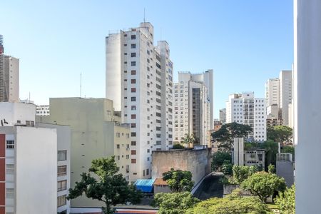 Apartamento à venda com 216m², 4 quartos e 3 vagas Apartamento à venda com 216m², 4 quartos e 3 vagasVaranda