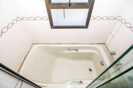Apartamento à venda com 216m², 4 quartos e 3 vagas Apartamento à venda com 216m², 4 quartos e 3 vagasBanheiro da Suíte 3