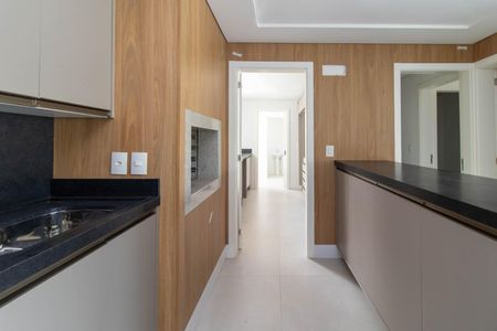 Apartamento para alugar com 350m², 3 quartos e 4 vagas Apartamento para alugar com 350m², 3 quartos e 4 vagasCozinha e Área de Serviço