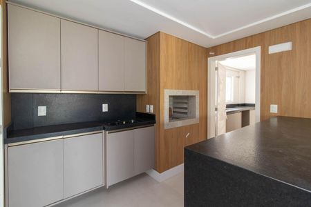 Apartamento para alugar com 350m², 3 quartos e 4 vagas Apartamento para alugar com 350m², 3 quartos e 4 vagasCozinha e Área de Serviço