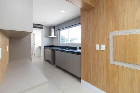 Apartamento para alugar com 350m², 3 quartos e 4 vagas Apartamento para alugar com 350m², 3 quartos e 4 vagasCozinha e Área de Serviço