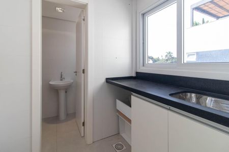 Apartamento para alugar com 350m², 3 quartos e 4 vagas Apartamento para alugar com 350m², 3 quartos e 4 vagasCozinha e Área de Serviço
