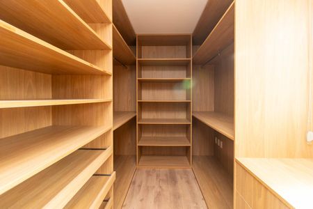 Apartamento para alugar com 350m², 3 quartos e 4 vagas Apartamento para alugar com 350m², 3 quartos e 4 vagasQuarto 3