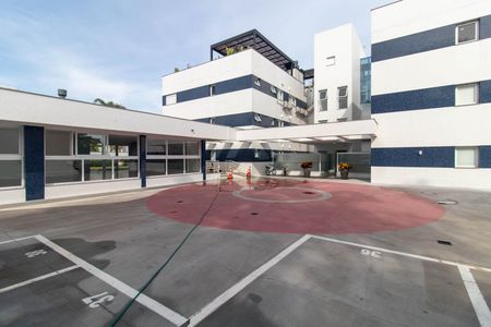 Apartamento para alugar com 350m², 3 quartos e 4 vagas Apartamento para alugar com 350m², 3 quartos e 4 vagasFachada