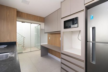 Apartamento para alugar com 350m², 3 quartos e 4 vagas Apartamento para alugar com 350m², 3 quartos e 4 vagasCozinha e Área de Serviço