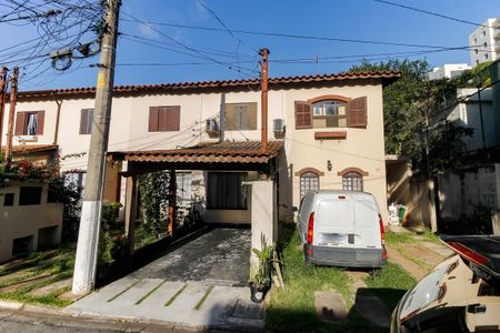 Casa de condomínio à venda com 110m², 2 quartos e 2 vagas Casa de condomínio à venda com 110m², 2 quartos e 2 vagasFachada