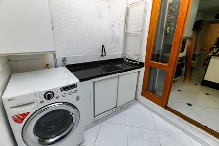 Casa de condomínio à venda com 110m², 2 quartos e 2 vagas Casa de condomínio à venda com 110m², 2 quartos e 2 vagasÁrea de Serviço
