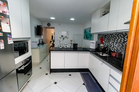 Casa de condomínio à venda com 110m², 2 quartos e 2 vagas Casa de condomínio à venda com 110m², 2 quartos e 2 vagasCozinha - Armários