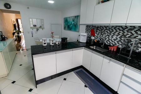 Casa de condomínio à venda com 110m², 2 quartos e 2 vagas Casa de condomínio à venda com 110m², 2 quartos e 2 vagasCozinha - Armários