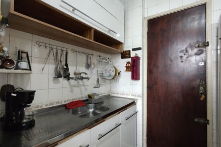 Apartamento para alugar com 156m², 2 quartos e 1 vaga Apartamento para alugar com 156m², 2 quartos e 1 vagaCozinha - Armários