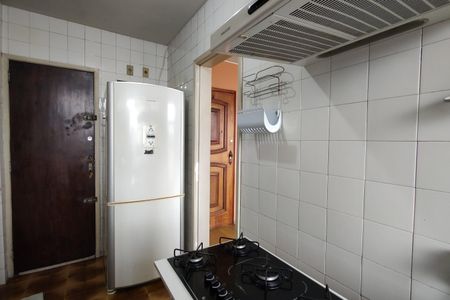 Apartamento para alugar com 156m², 2 quartos e 1 vaga Apartamento para alugar com 156m², 2 quartos e 1 vagaCozinha - Armários