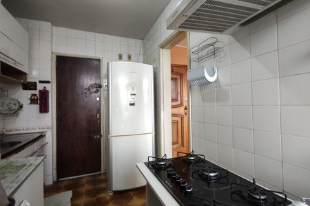 Apartamento para alugar com 156m², 2 quartos e 1 vaga Apartamento para alugar com 156m², 2 quartos e 1 vagaCozinha - Armários
