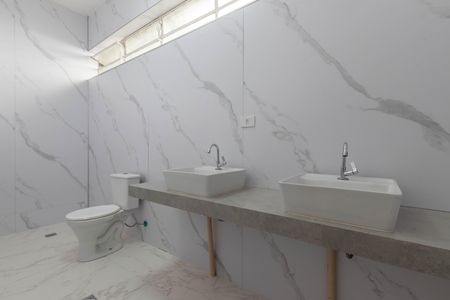 Casa para alugar com 400m², 5 quartos e 5 vagas Casa para alugar com 400m², 5 quartos e 5 vagasBanheiro