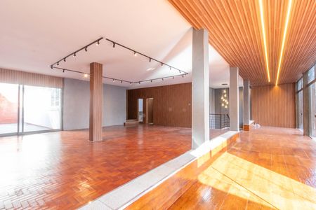 Casa para alugar com 400m², 5 quartos e 5 vagas Casa para alugar com 400m², 5 quartos e 5 vagasSala