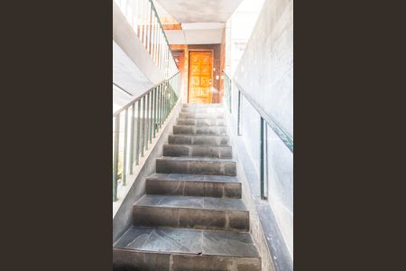Apartamento para alugar com 50m², 1 quarto e sem vaga Apartamento para alugar com 50m², 1 quarto e sem vagaEscada