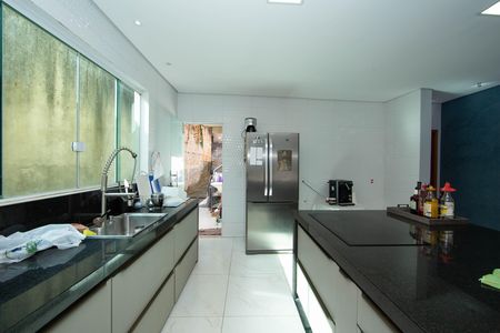 Casa para alugar com 120m², 3 quartos e 2 vagas Casa para alugar com 120m², 3 quartos e 2 vagasCOZINHA