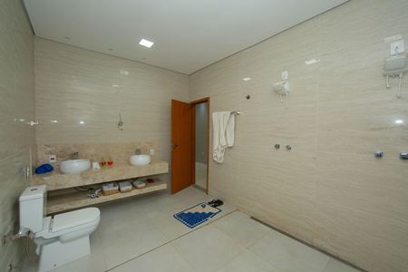 Casa para alugar com 120m², 3 quartos e 2 vagas Casa para alugar com 120m², 3 quartos e 2 vagasBANHEIRO1