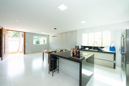 Casa para alugar com 120m², 3 quartos e 2 vagas Casa para alugar com 120m², 3 quartos e 2 vagasSALA