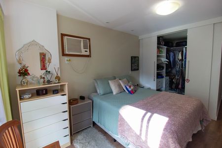 Apartamento à venda com 180m², 4 quartos e 2 vagas Apartamento à venda com 180m², 4 quartos e 2 vagas Suíte 2