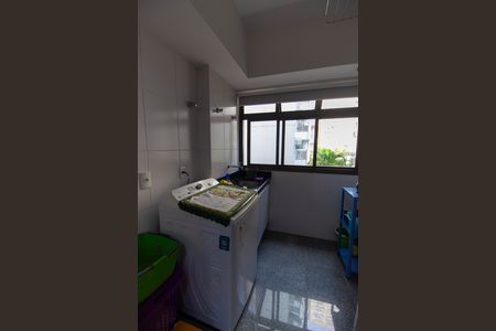 Apartamento à venda com 180m², 4 quartos e 2 vagas Apartamento à venda com 180m², 4 quartos e 2 vagasCozinha e Área de Serviço