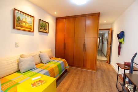Apartamento à venda com 180m², 4 quartos e 2 vagas Apartamento à venda com 180m², 4 quartos e 2 vagasSuíte 4