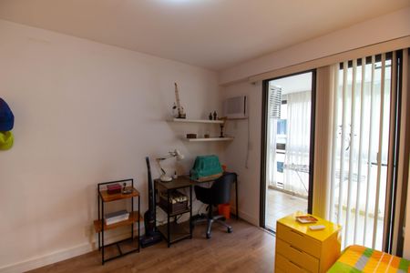 Apartamento à venda com 180m², 4 quartos e 2 vagas Apartamento à venda com 180m², 4 quartos e 2 vagasSuíte 4
