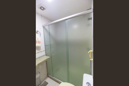 Apartamento à venda com 180m², 4 quartos e 2 vagas Apartamento à venda com 180m², 4 quartos e 2 vagasBanheiro da Suíte 1