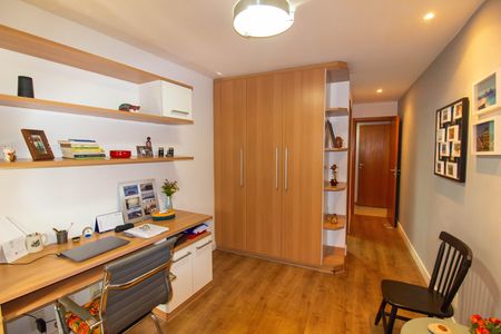 Apartamento à venda com 180m², 4 quartos e 2 vagas Apartamento à venda com 180m², 4 quartos e 2 vagas Suíte 1
