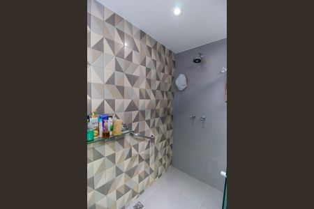 Apartamento à venda com 180m², 4 quartos e 2 vagas Apartamento à venda com 180m², 4 quartos e 2 vagasBanheiro da Suíte 2