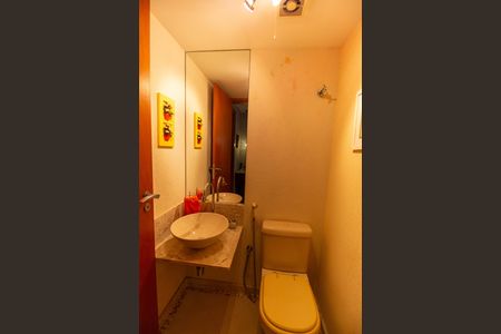 Apartamento à venda com 180m², 4 quartos e 2 vagas Apartamento à venda com 180m², 4 quartos e 2 vagasLavabo