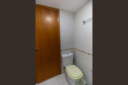 Apartamento à venda com 180m², 4 quartos e 2 vagas Apartamento à venda com 180m², 4 quartos e 2 vagasBanheiro da Suíte 4