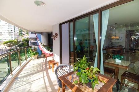 Varanda de apartamento à venda com 4 quartos, 220m² em Icaraí, Niterói