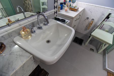 Apartamento à venda com 180m², 4 quartos e 2 vagas Apartamento à venda com 180m², 4 quartos e 2 vagasBanheiro da Suíte 2