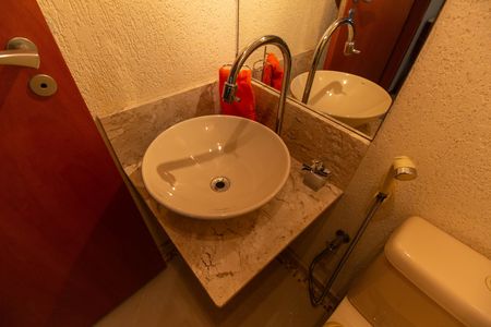 Apartamento à venda com 180m², 4 quartos e 2 vagas Apartamento à venda com 180m², 4 quartos e 2 vagasLavabo