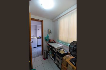 Apartamento à venda com 180m², 4 quartos e 2 vagas Apartamento à venda com 180m², 4 quartos e 2 vagasDespensa