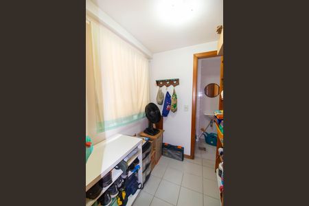 Apartamento à venda com 180m², 4 quartos e 2 vagas Apartamento à venda com 180m², 4 quartos e 2 vagasDespensa