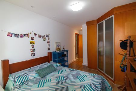 Apartamento à venda com 180m², 4 quartos e 2 vagas Apartamento à venda com 180m², 4 quartos e 2 vagas Suíte 3
