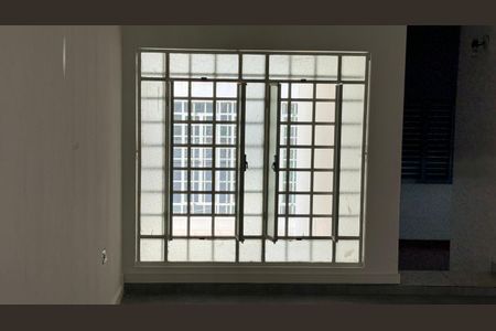 Foto 01 de casa para alugar com 2 quartos, 254m² em Aclimação, São Paulo